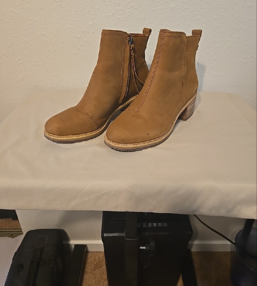 Women's Toms Tan Suede Ankle Booties - Classic Block Heel - Picture 2 of 7